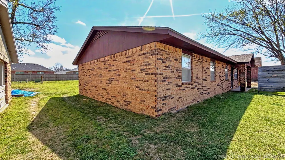 1017 Carla Avenue Stilwell, OK 74960