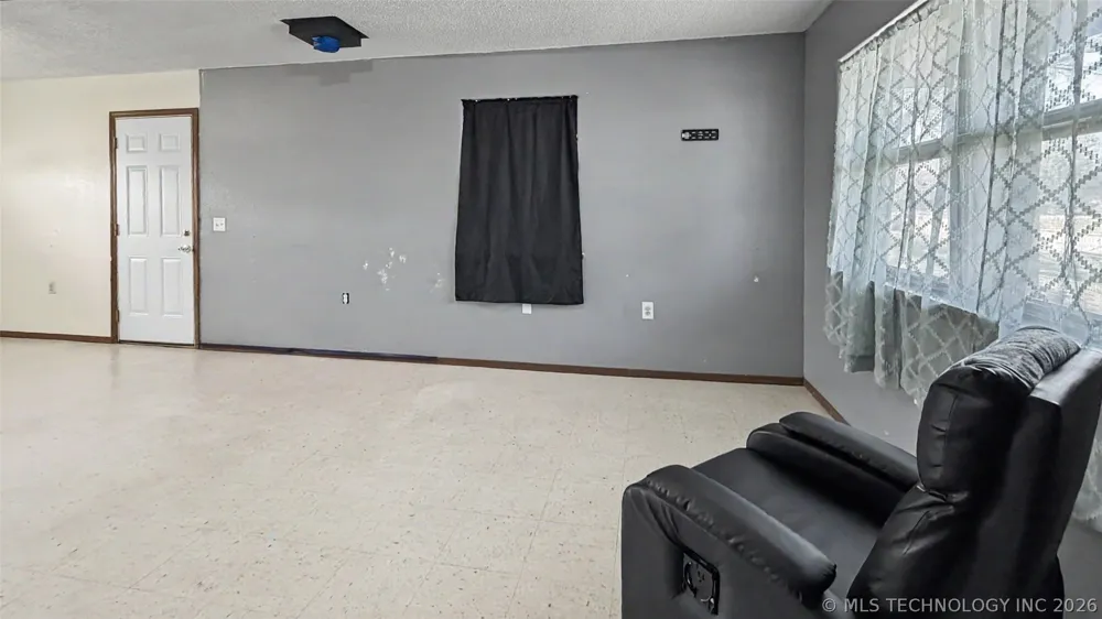 1017 Carla Avenue Stilwell, OK 74960