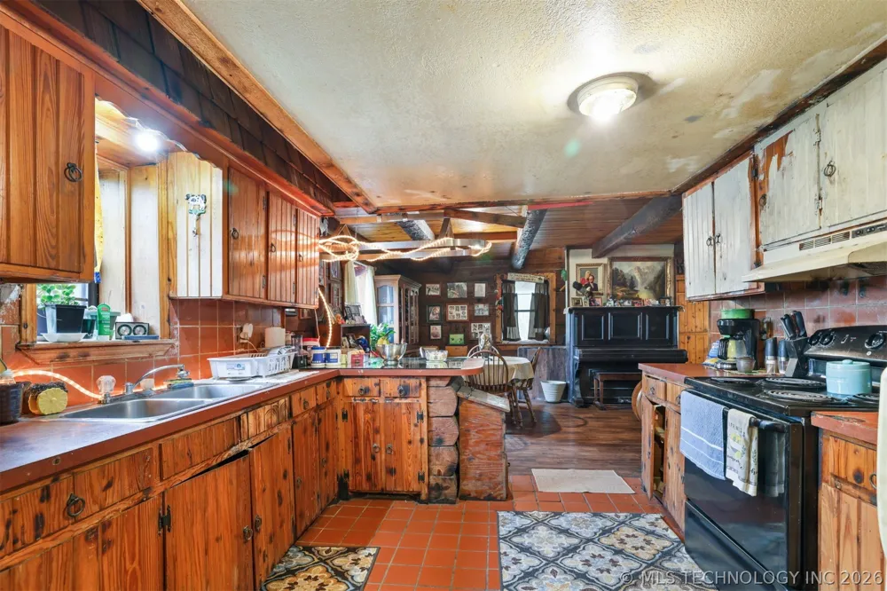 700 8th Calera, OK 74730