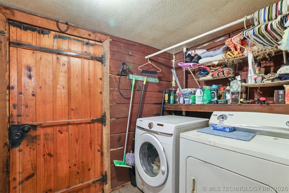 700 8th Calera, OK 74730
