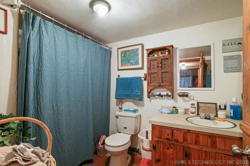700 8th Calera, OK 74730
