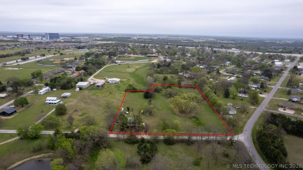 700 8th Calera, OK 74730