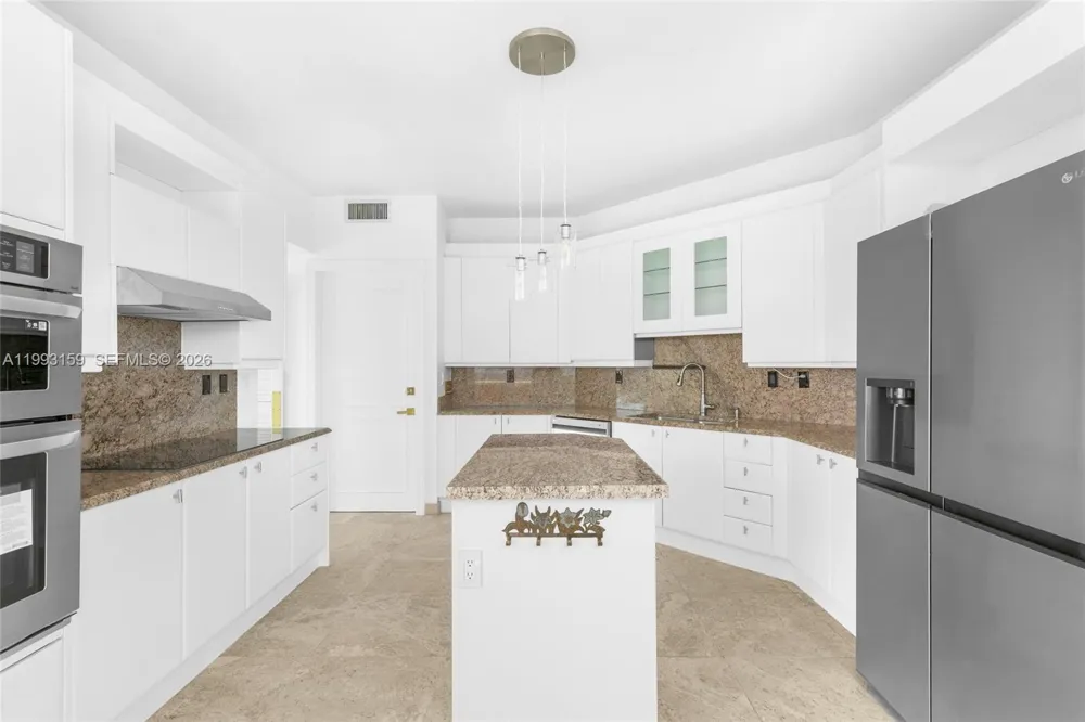 300 S Pointe Drive #801 Miami Beach, FL 33139