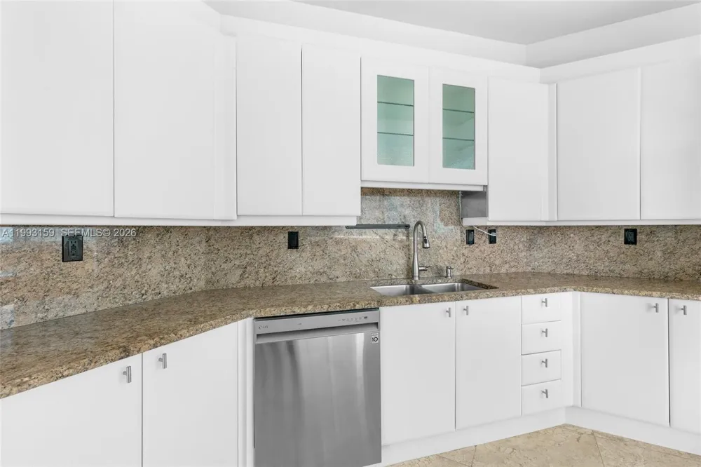 300 S Pointe Drive #801 Miami Beach, FL 33139