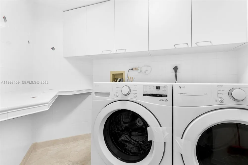 300 S Pointe Drive #801 Miami Beach, FL 33139