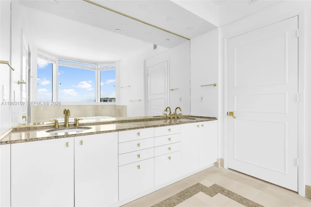 300 S Pointe Drive #801 Miami Beach, FL 33139