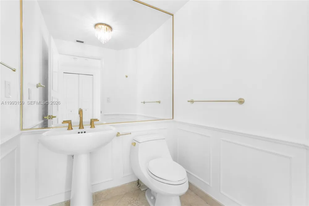 300 S Pointe Drive #801 Miami Beach, FL 33139