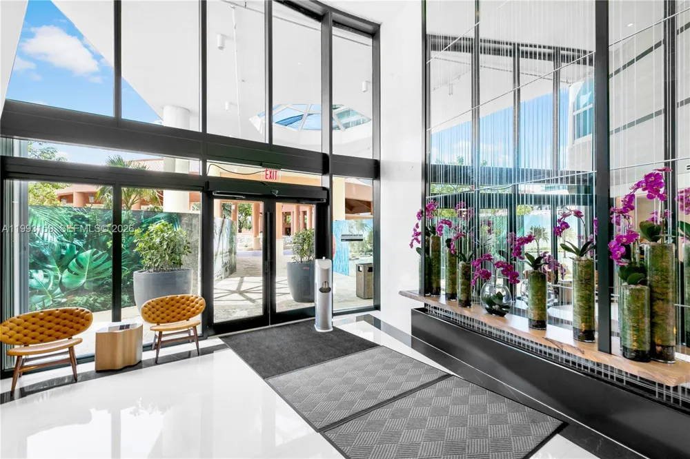 300 S Pointe Drive #801 Miami Beach, FL 33139