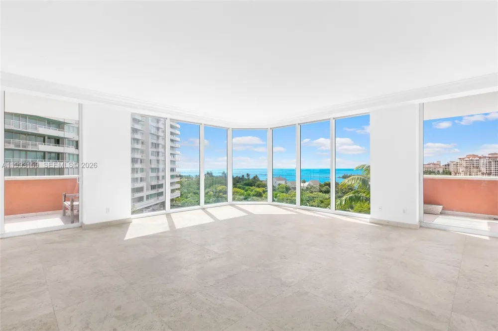 300 S Pointe Drive #801 Miami Beach, FL 33139