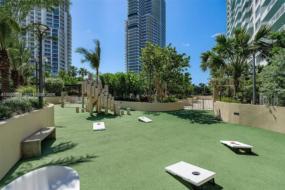 300 S Pointe Drive #801 Miami Beach, FL 33139