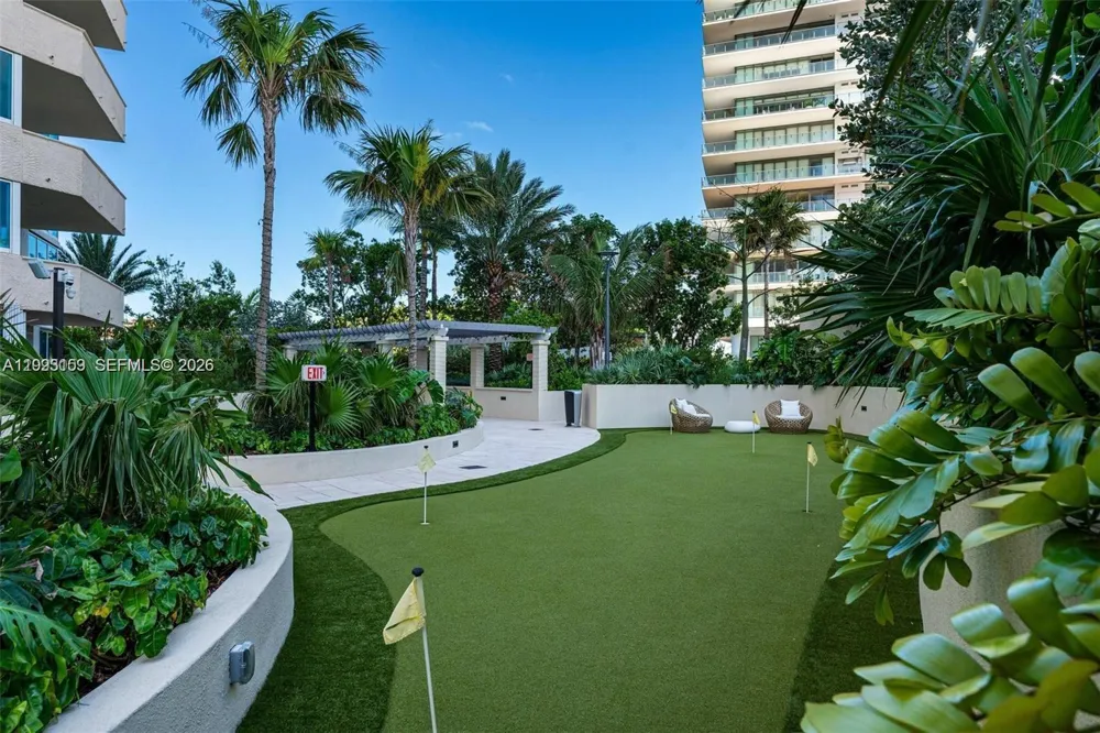 300 S Pointe Drive #801 Miami Beach, FL 33139