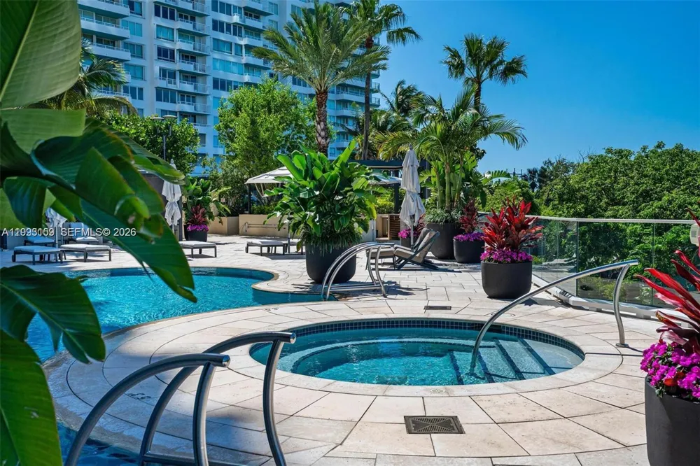 300 S Pointe Drive #801 Miami Beach, FL 33139