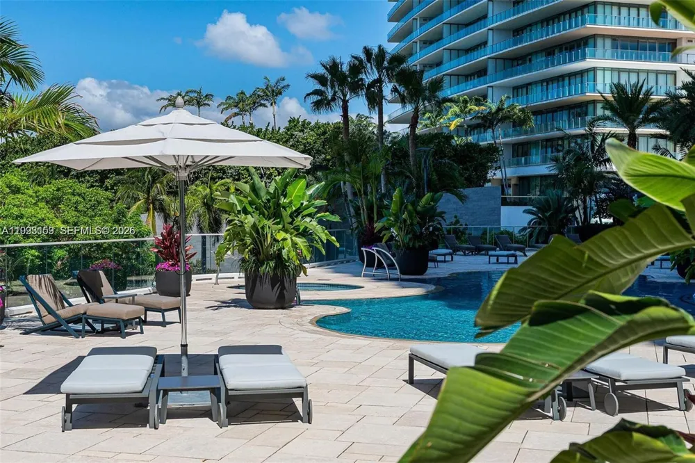 300 S Pointe Drive #801 Miami Beach, FL 33139