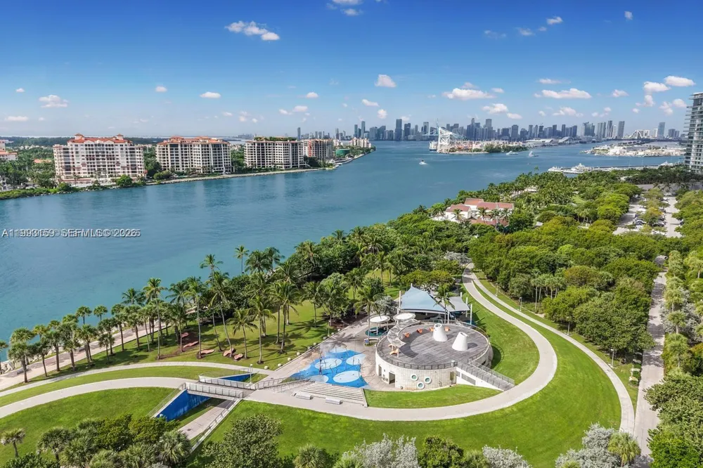 300 S Pointe Drive #801 Miami Beach, FL 33139