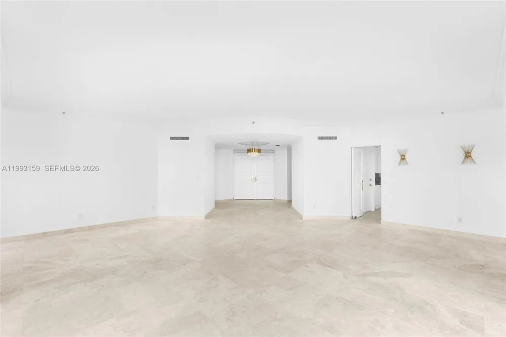 300 S Pointe Drive #801 Miami Beach, FL 33139