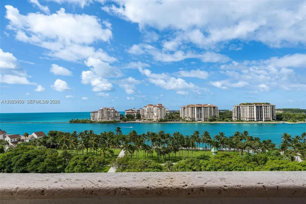 300 S Pointe Drive #801 Miami Beach, FL 33139