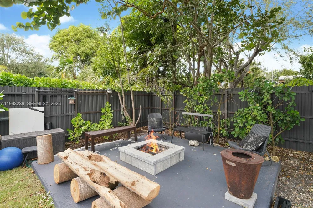 7305 SW 123rd Ter Pinecrest, FL 33156