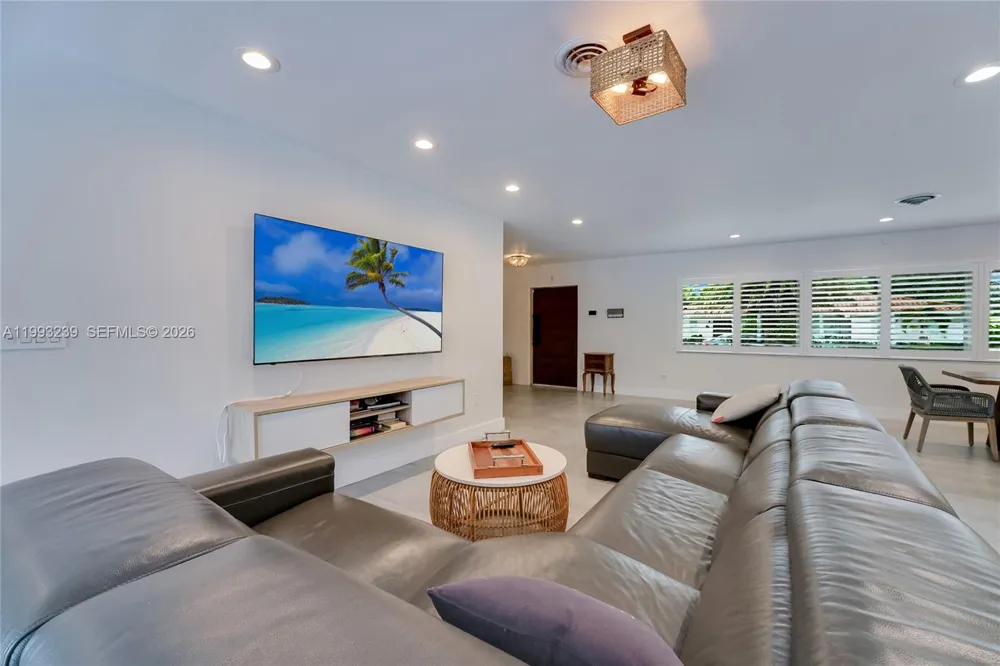 7305 SW 123rd Ter Pinecrest, FL 33156