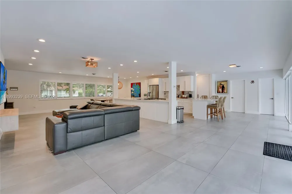 7305 SW 123rd Ter Pinecrest, FL 33156