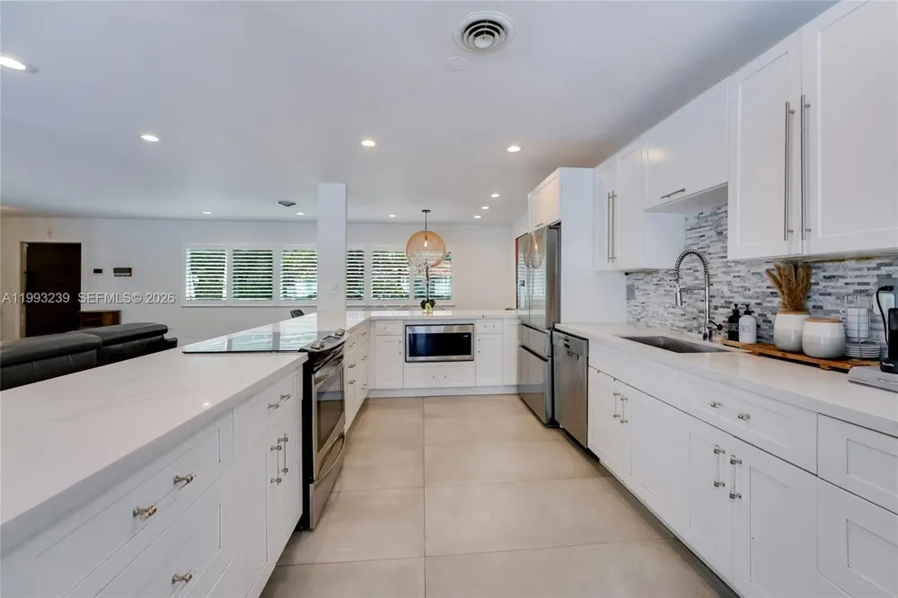 7305 SW 123rd Ter Pinecrest, FL 33156