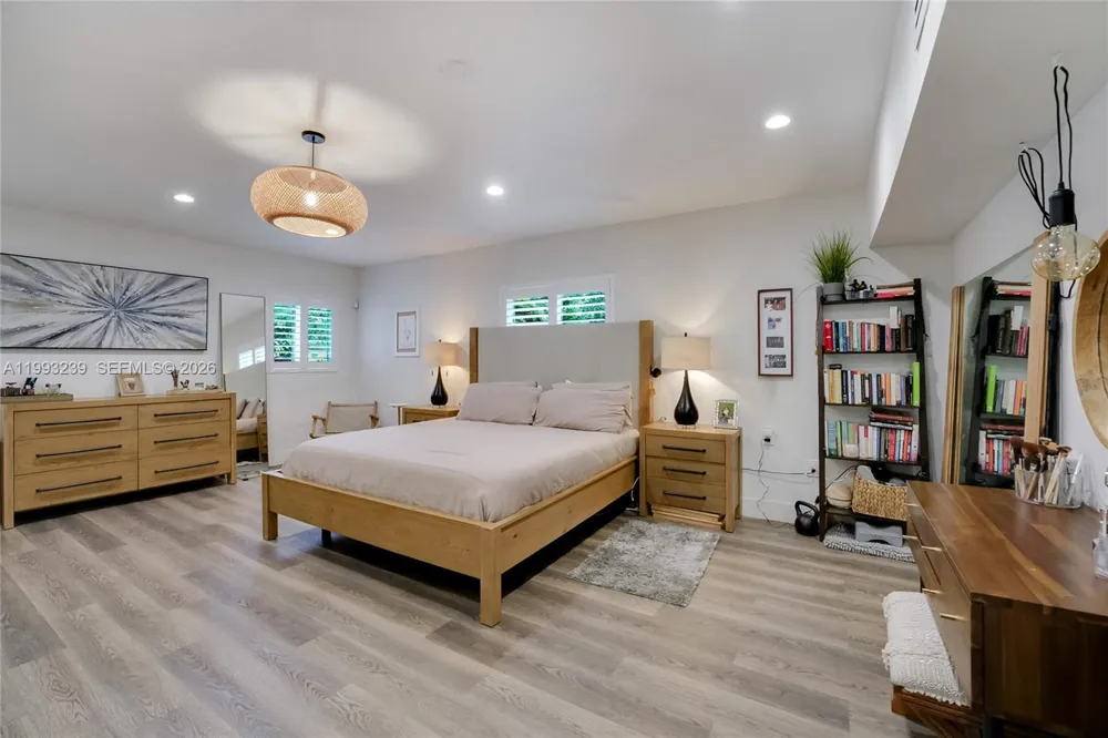 7305 SW 123rd Ter Pinecrest, FL 33156