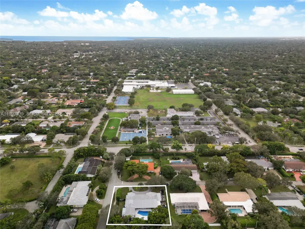 7305 SW 123rd Ter Pinecrest, FL 33156