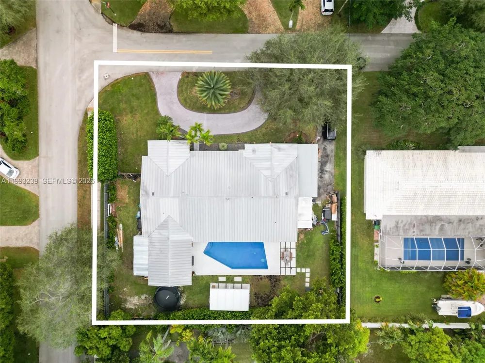 7305 SW 123rd Ter Pinecrest, FL 33156