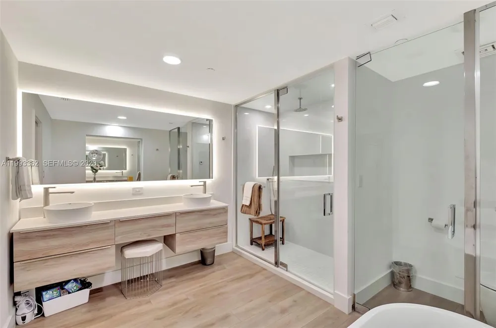 19136 Fisher Island Dr #19136 Miami Beach, FL 33109