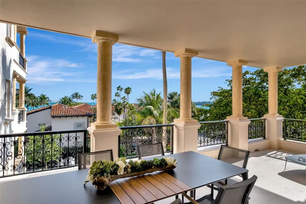 19136 Fisher Island Dr #19136 Miami Beach, FL 33109