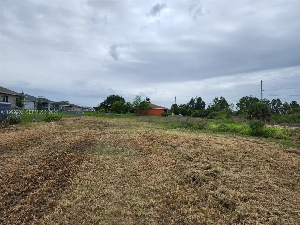 3809 24th ST W Lehigh Acres, FL 33971