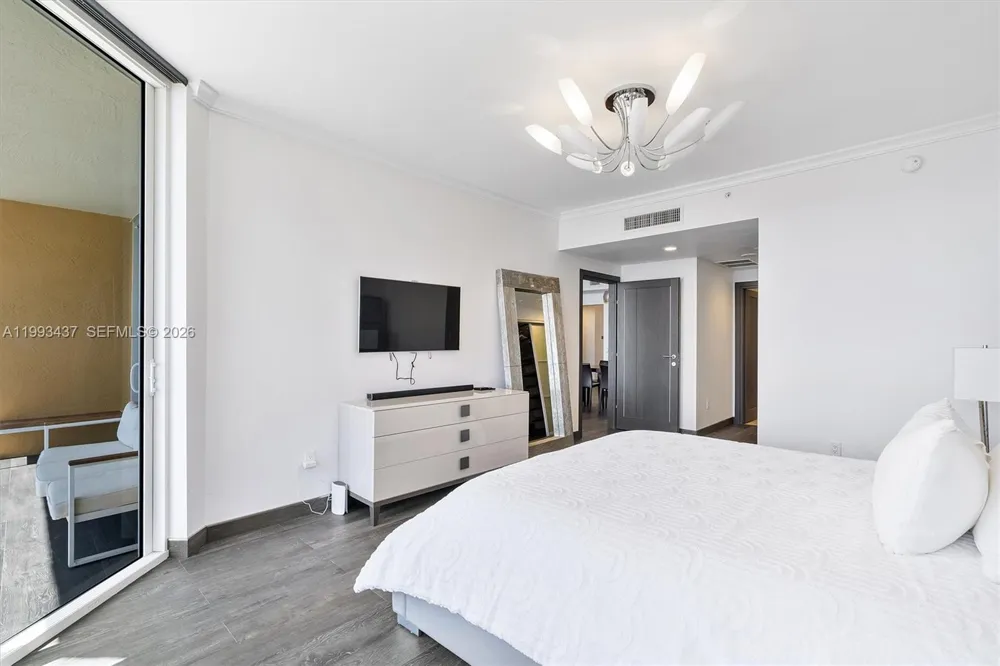 17875 Collins Ave #3005 Sunny Isles Beach, FL 33160