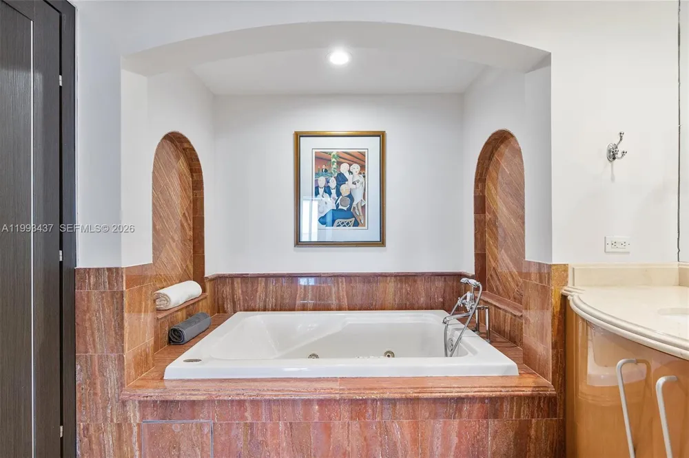 17875 Collins Ave #3005 Sunny Isles Beach, FL 33160
