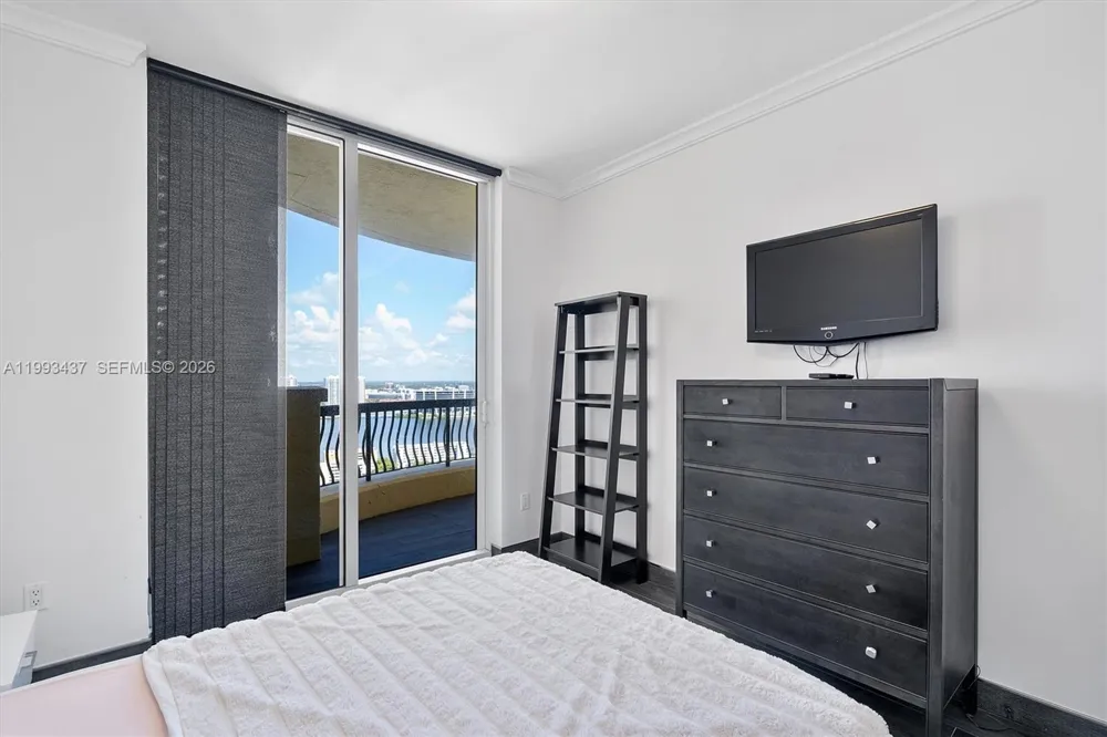 17875 Collins Ave #3005 Sunny Isles Beach, FL 33160