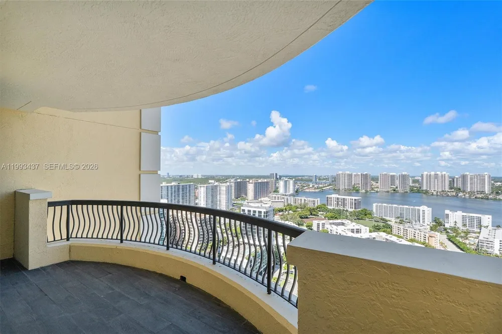 17875 Collins Ave #3005 Sunny Isles Beach, FL 33160