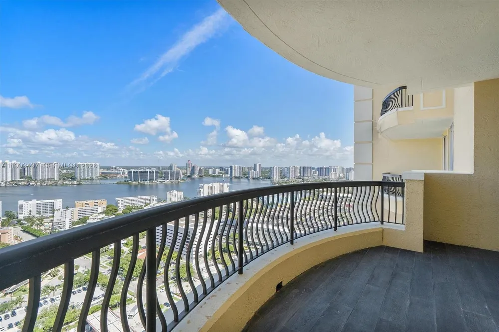 17875 Collins Ave #3005 Sunny Isles Beach, FL 33160