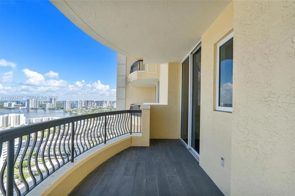 17875 Collins Ave #3005 Sunny Isles Beach, FL 33160