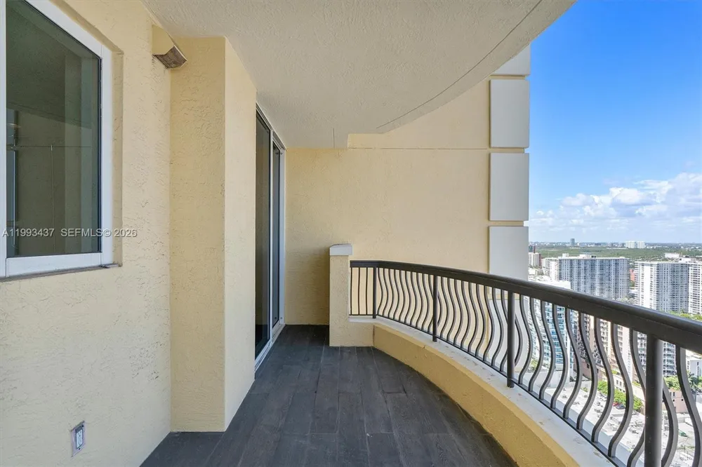 17875 Collins Ave #3005 Sunny Isles Beach, FL 33160