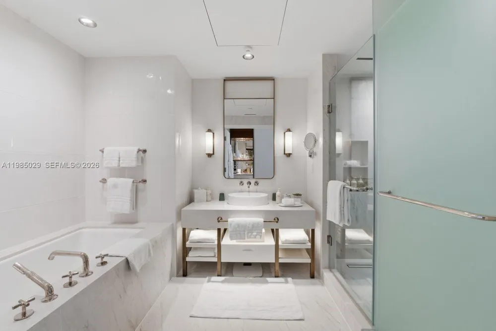 525 Fort Lauderdale Beach Blvd #1509 Fort Lauderdale, FL 33304