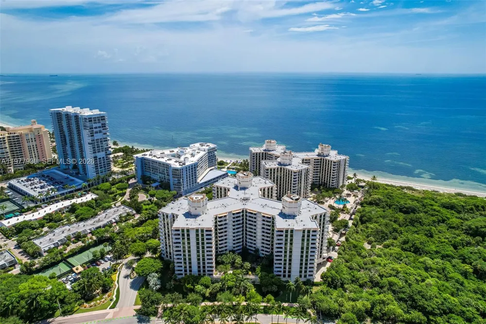 1121 Crandon Blvd #E1203 Key Biscayne, FL 33149