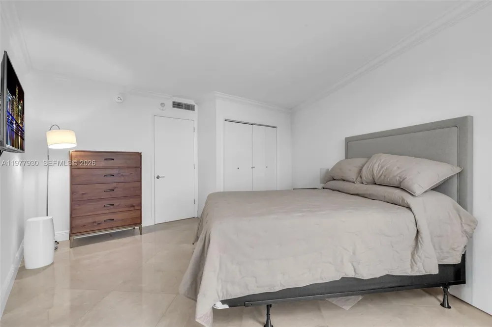 1121 Crandon Blvd #E1203 Key Biscayne, FL 33149
