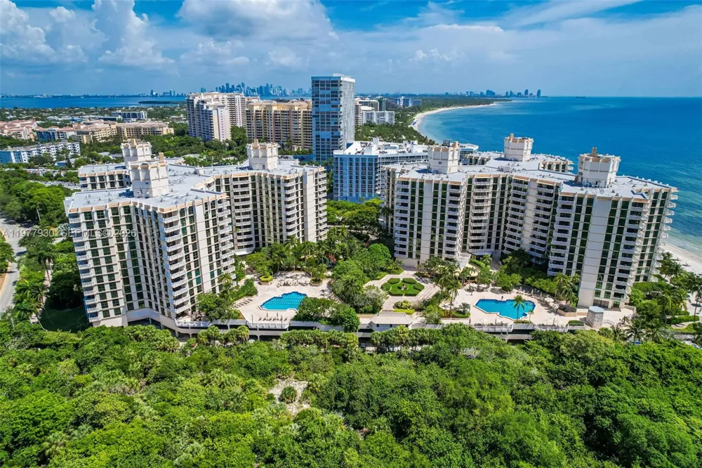 1121 Crandon Blvd #E1203 Key Biscayne, FL 33149