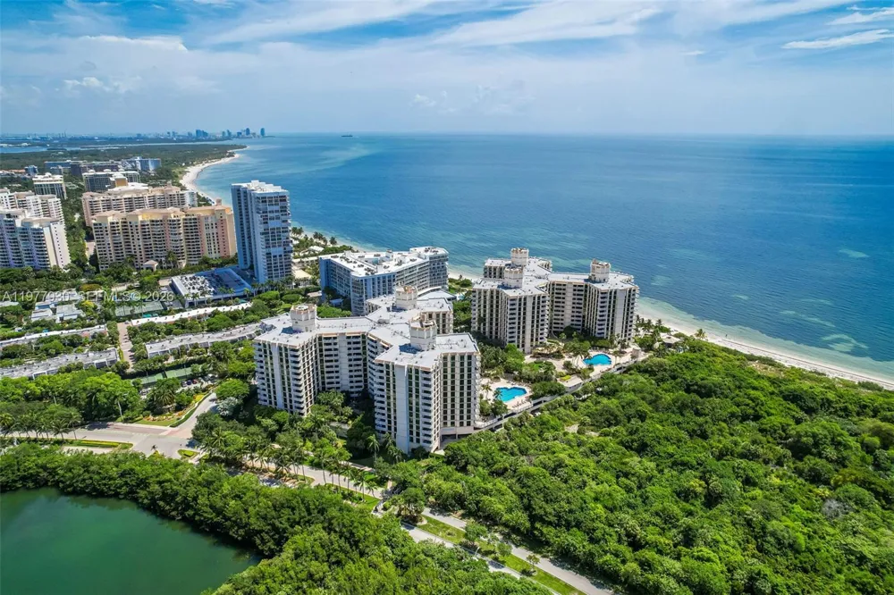1121 Crandon Blvd #E1203 Key Biscayne, FL 33149