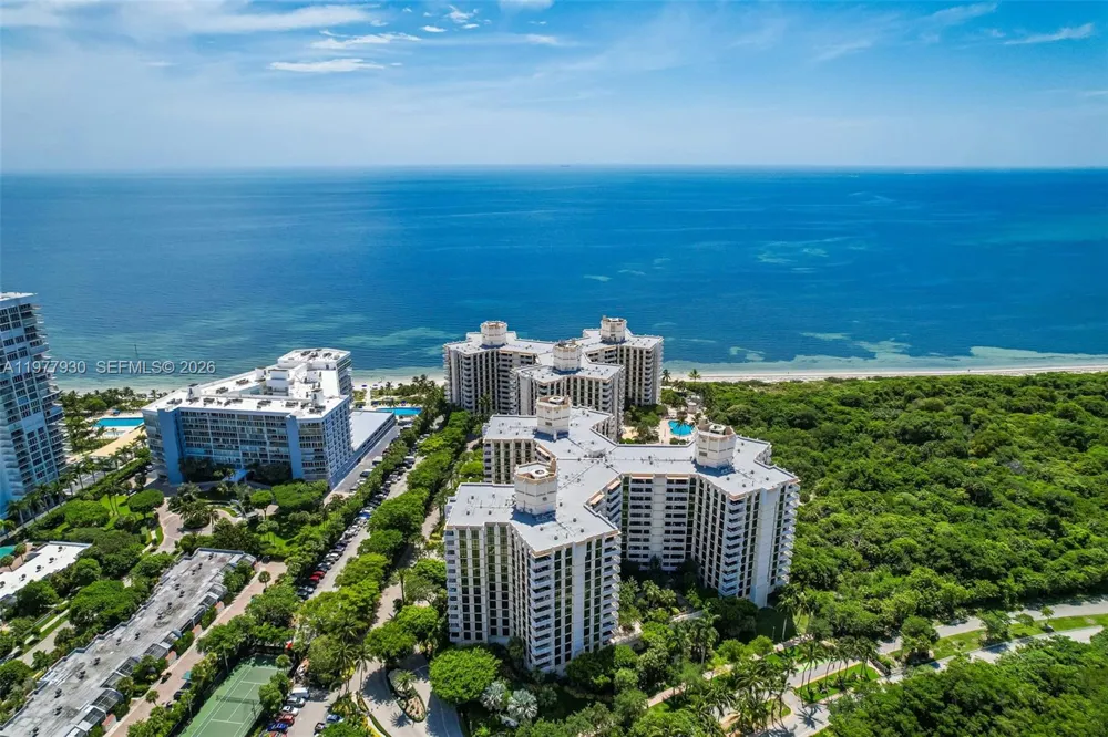1121 Crandon Blvd #E1203 Key Biscayne, FL 33149