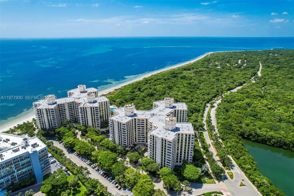 1121 Crandon Blvd #E1203 Key Biscayne, FL 33149