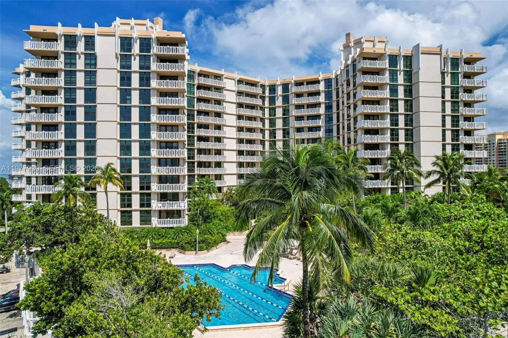 1121 Crandon Blvd #E1203 Key Biscayne, FL 33149