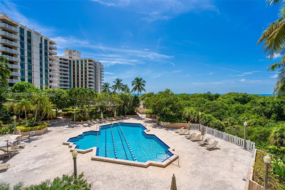 1121 Crandon Blvd #E1203 Key Biscayne, FL 33149