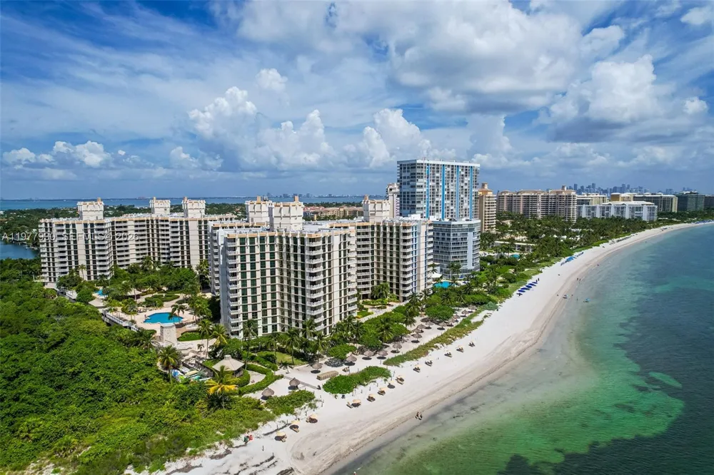 1121 Crandon Blvd #E1203 Key Biscayne, FL 33149