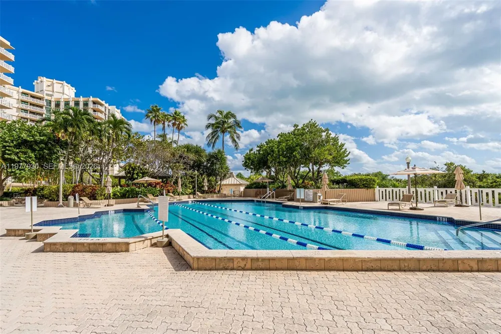 1121 Crandon Blvd #E1203 Key Biscayne, FL 33149