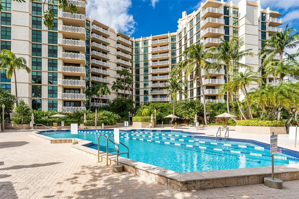 1121 Crandon Blvd #E1203 Key Biscayne, FL 33149