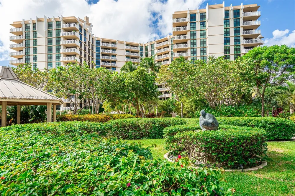 1121 Crandon Blvd #E1203 Key Biscayne, FL 33149